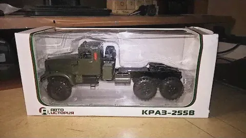 Масштабная модель грузовика КрАЗ-255 Аист в масштабе 1:43