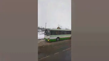 Великий Новгород.Автобус ЛиАЗ 5256.Следует по маршруту 1 (Сметанинская Мыза 56-Платформа Григорово).